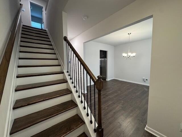 161 Luxborough Ct - Photo 5 of 37