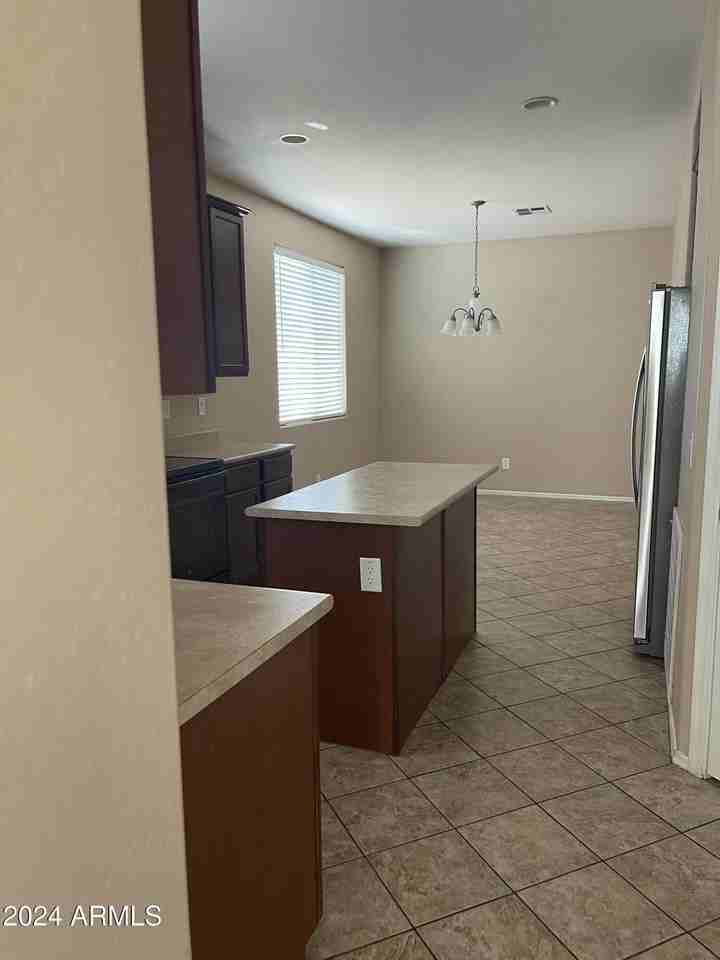 4728 W Carson Rd - Photo 5 of 14