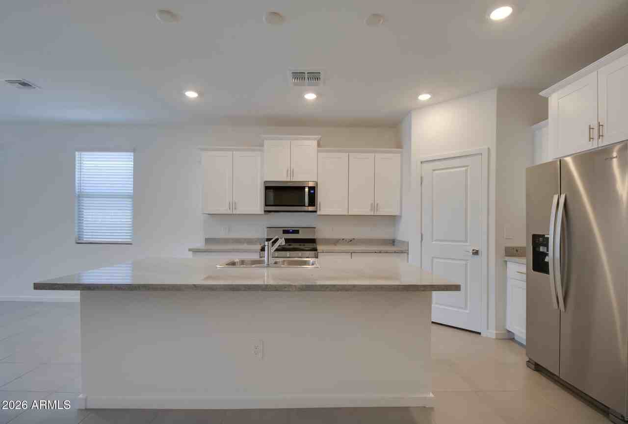 41655 W Sonoran Trl - Photo 4 of 24