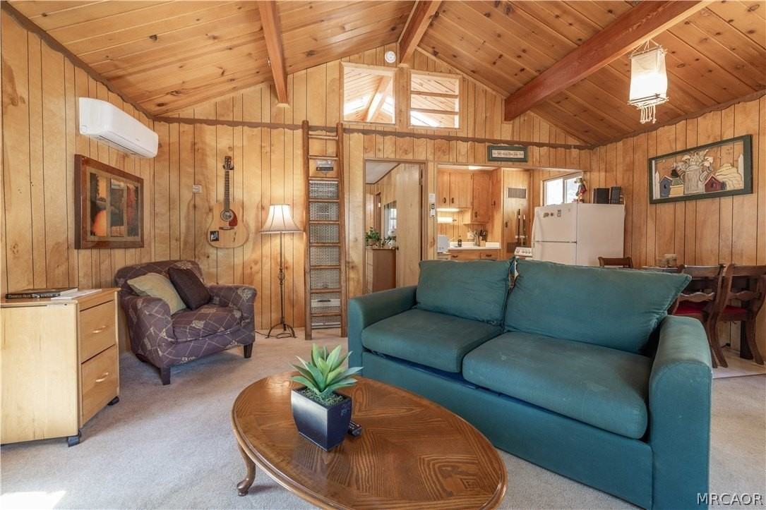 696 Imperial Ave - Photo 4 of 21