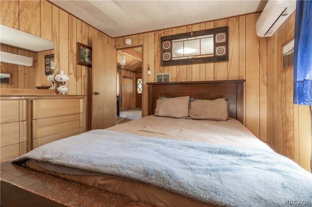 696 Imperial Ave - Photo 7 of 21