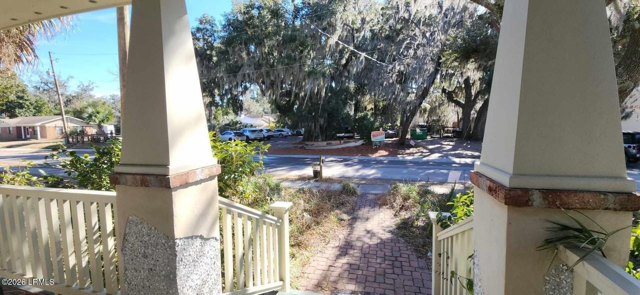 920 10th St - Photo 2 of 32