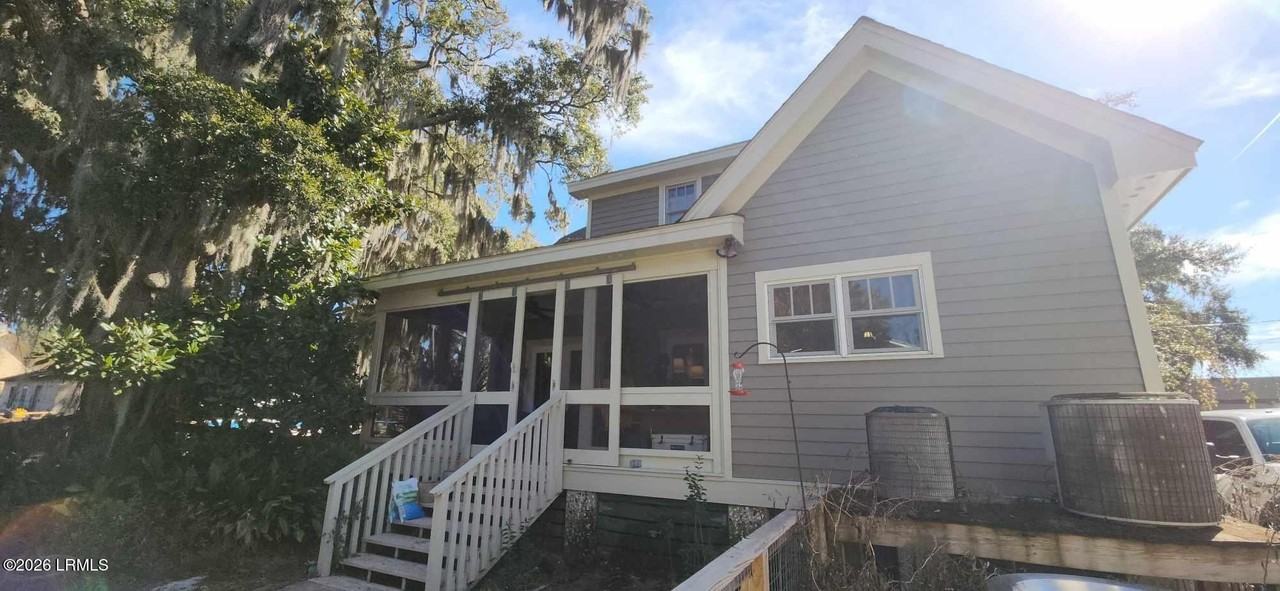 920 10th St - Photo 5 of 32