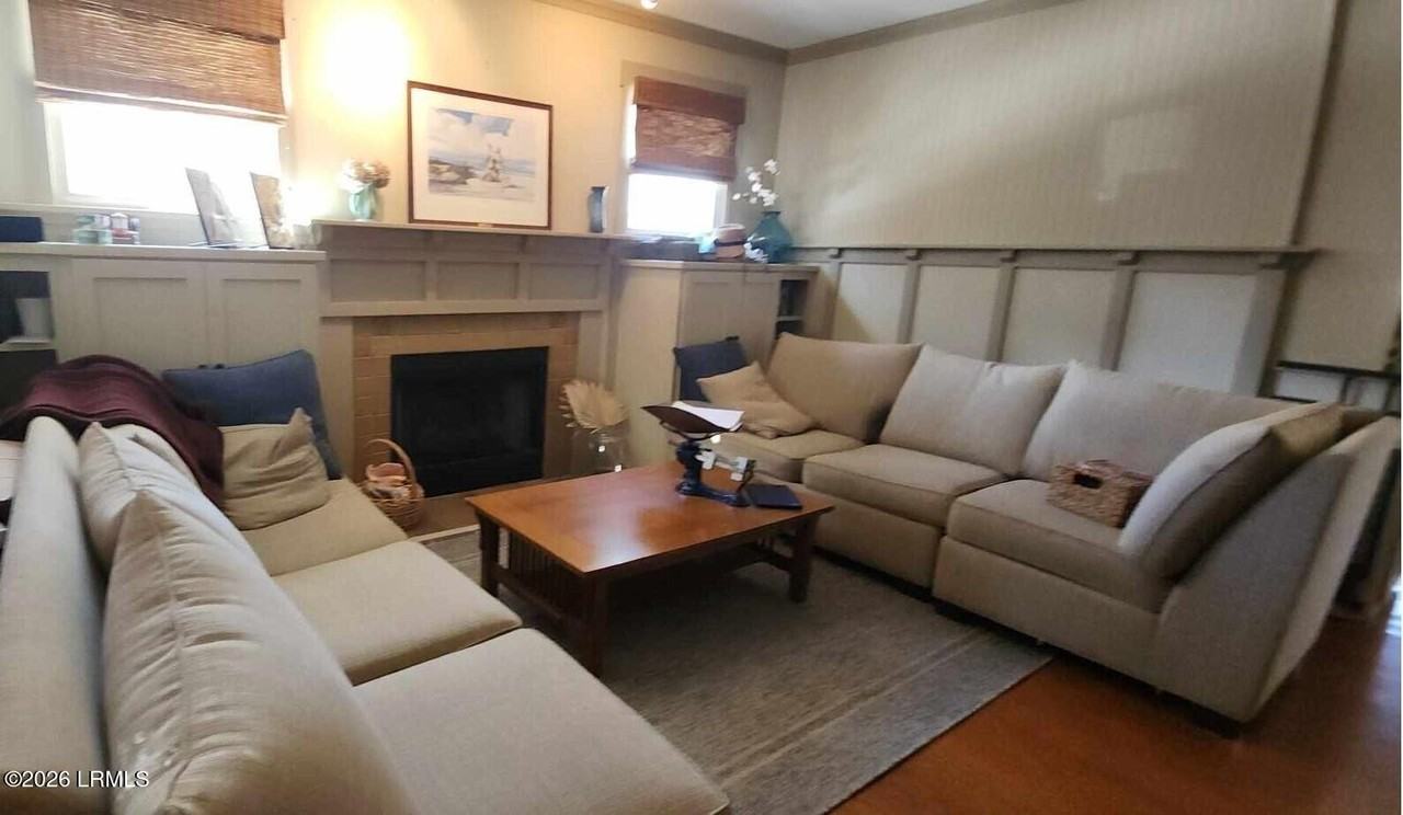 920 10th St - Photo 6 of 32