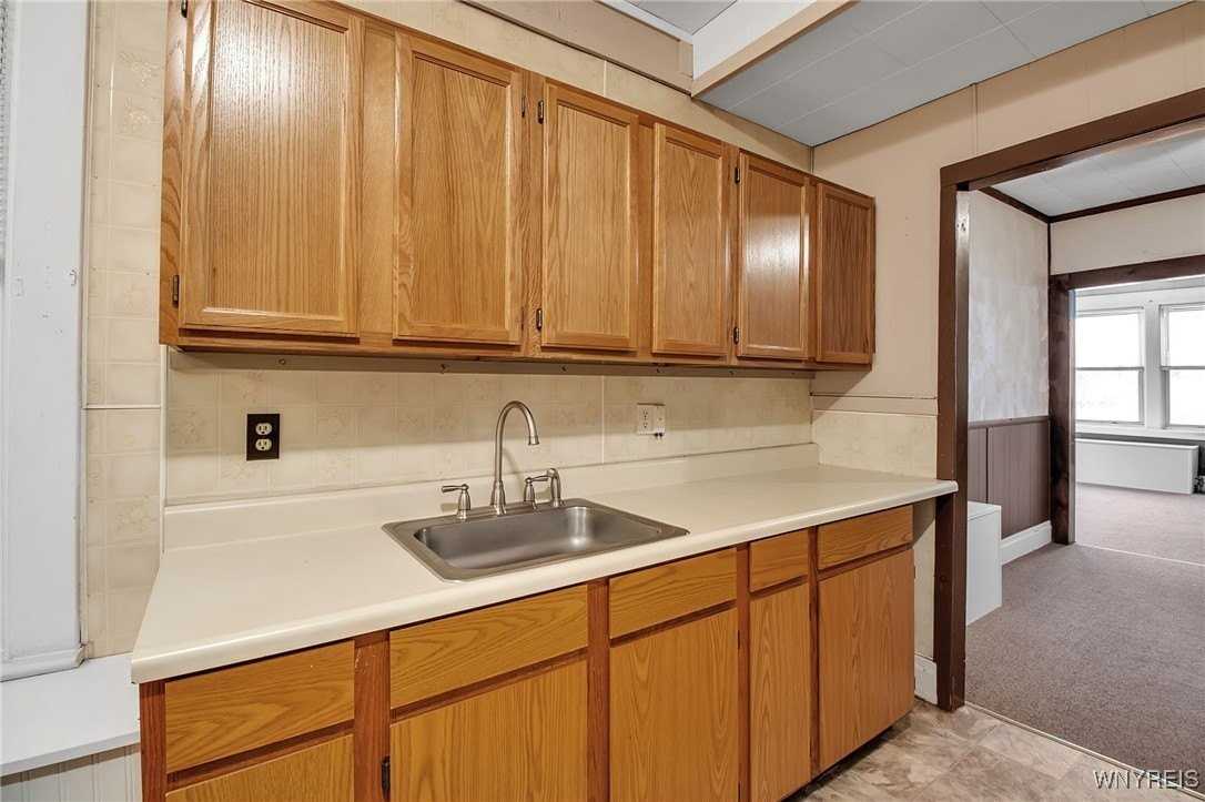 314 Abbott Road unit: Upper - Photo 6 of 23