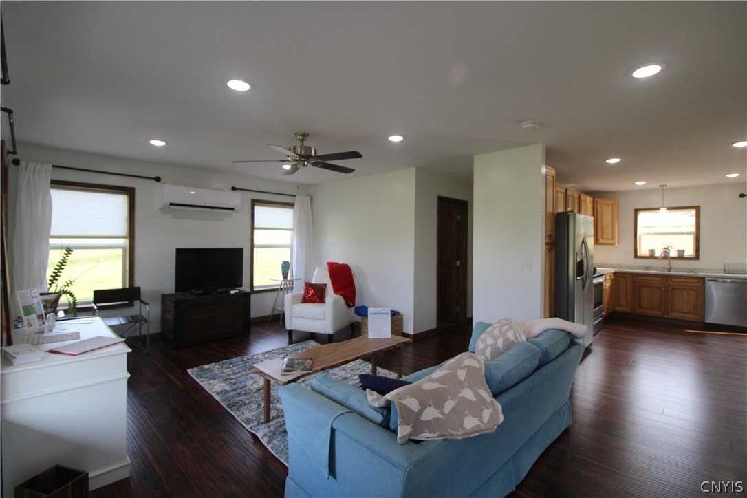 1601 Lighthouse Hill Rd - Photo 3 of 16