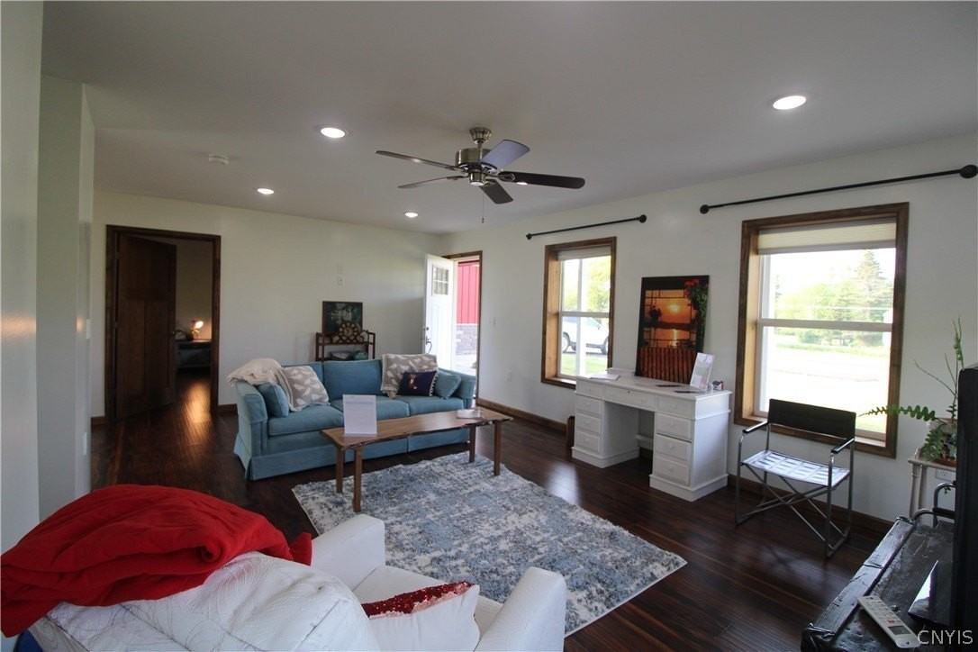 1601 Lighthouse Hill Rd - Photo 4 of 16