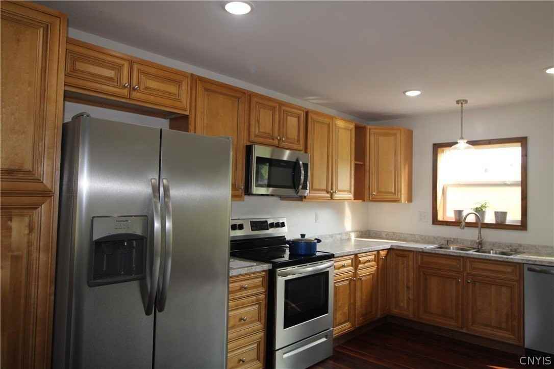 1601 Lighthouse Hill Rd - Photo 6 of 16