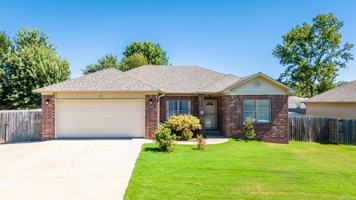 featured image of 11 Trinity Dr