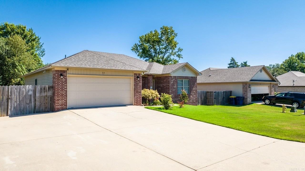 11 Trinity Dr - Photo 4 of 32