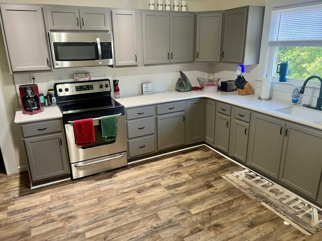 102 W 8th St - Photo 2 of 25