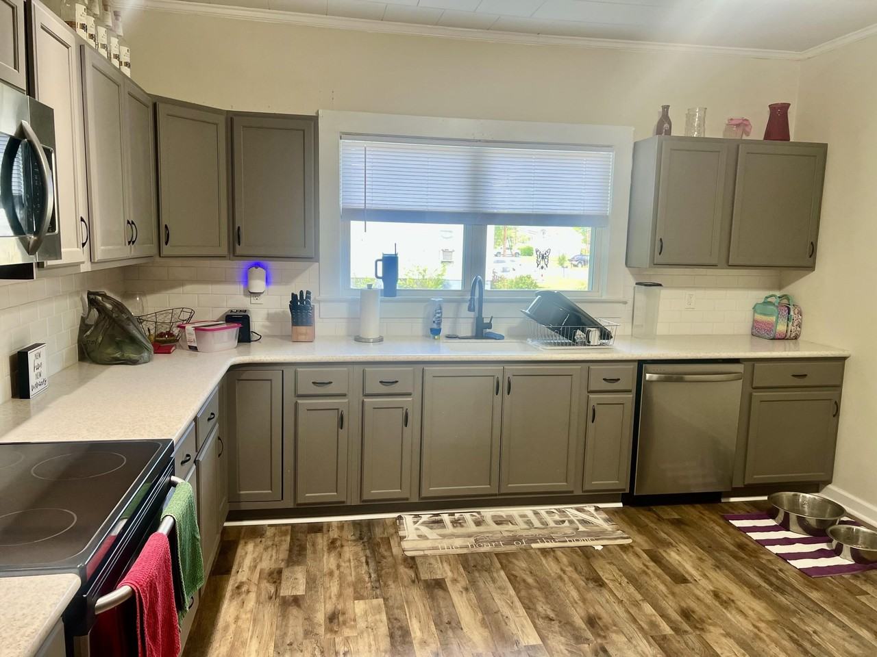 102 W 8th St - Photo 3 of 25