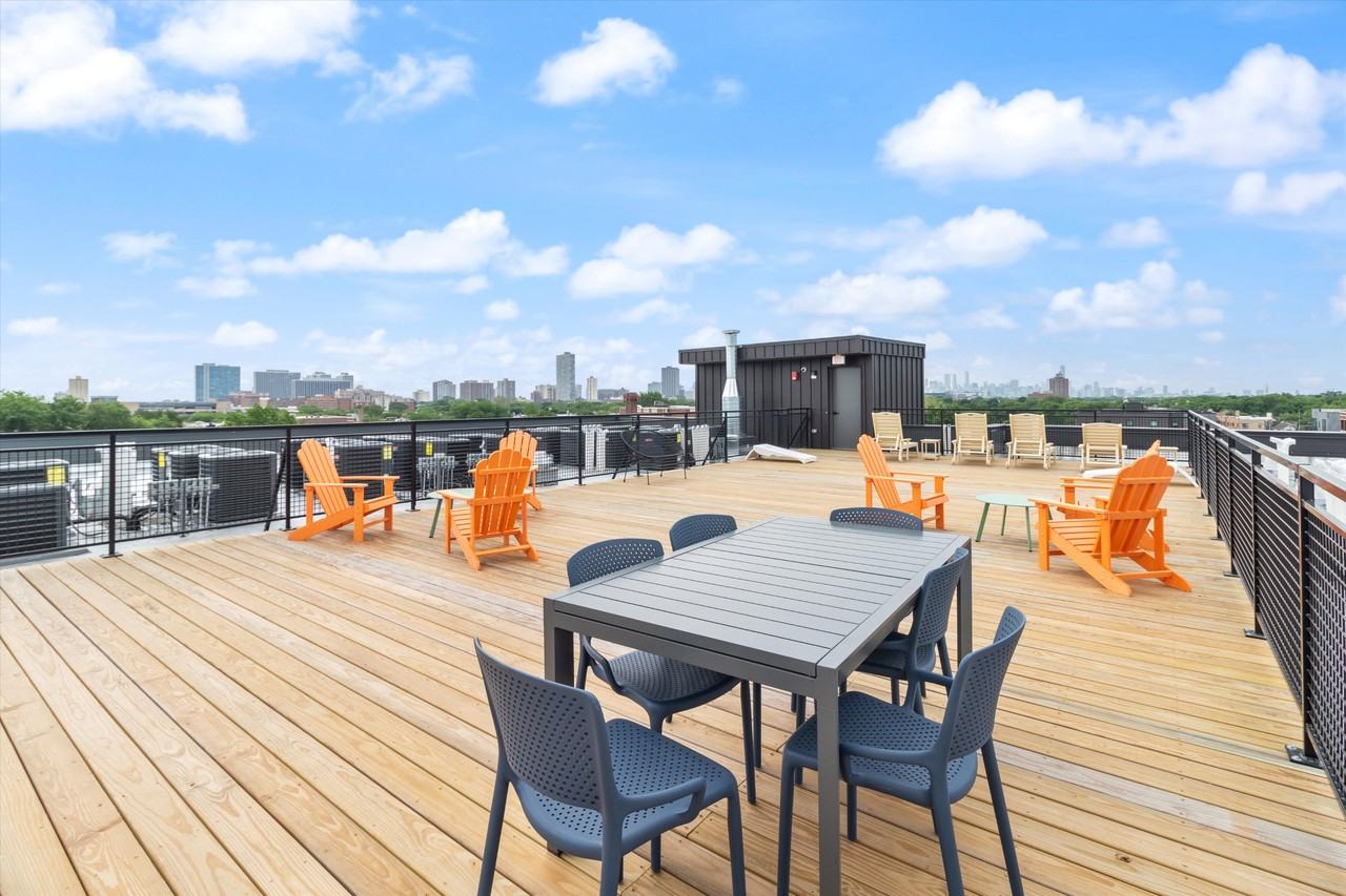 4513 N Clark St #306 - Photo 7 of 14