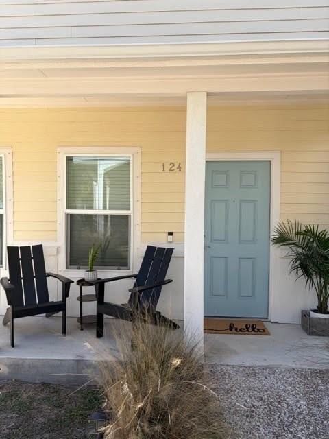 124 Lavaca Cir - Photo 4 of 39