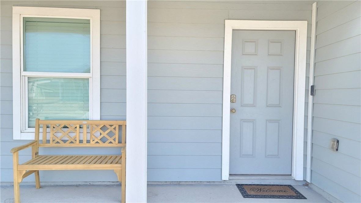 3206 Lancer - Photo 2 of 23