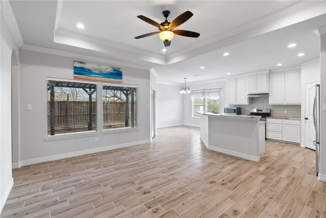 7214 Lake Melody Dr - Photo 2 of 20