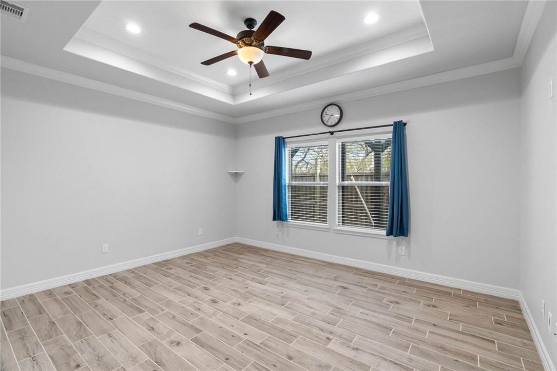 7214 Lake Melody Dr - Photo 7 of 20