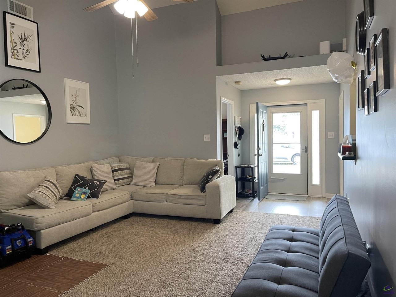 103 Darin Dr - Photo 2 of 15