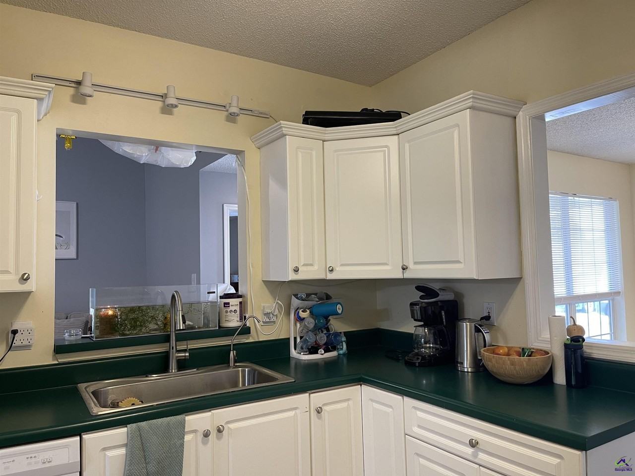 103 Darin Dr - Photo 6 of 15