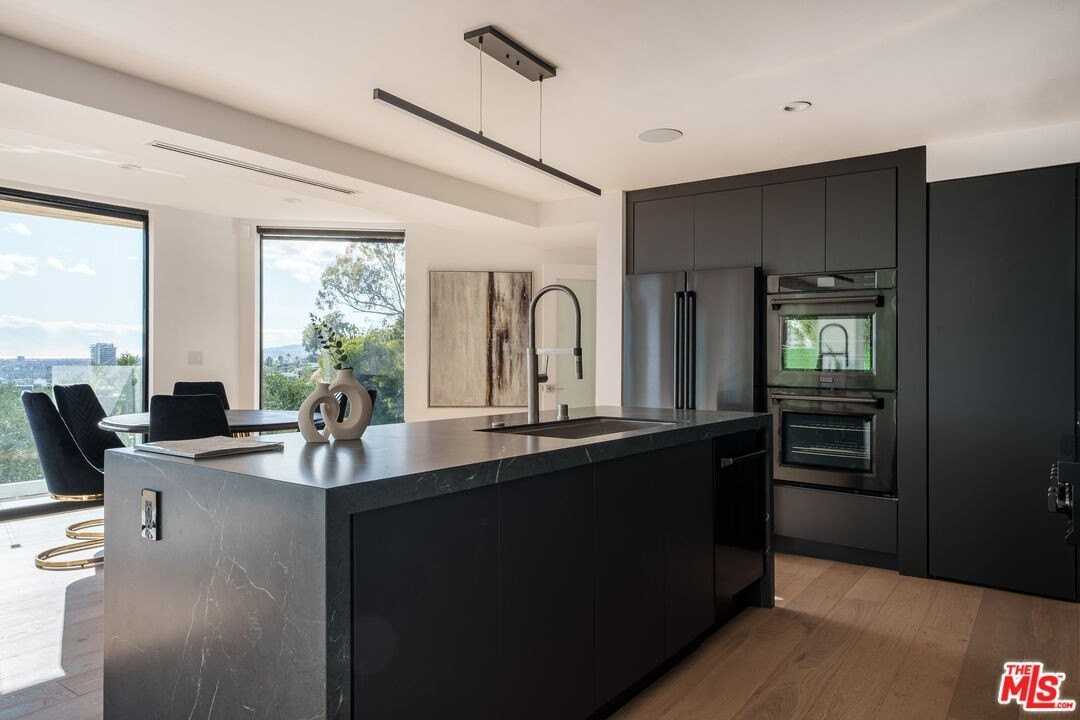 8666 Hollywood Blvd - Photo 5 of 28