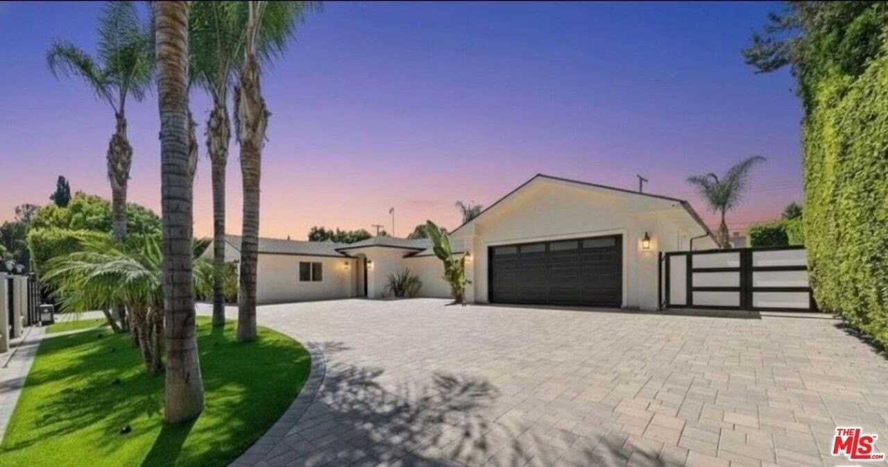 6243 Berquist Ave - Photo 2 of 16