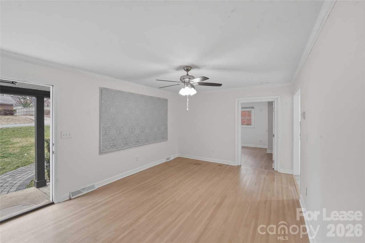 4212 Hammett St - Photo 2 of 21