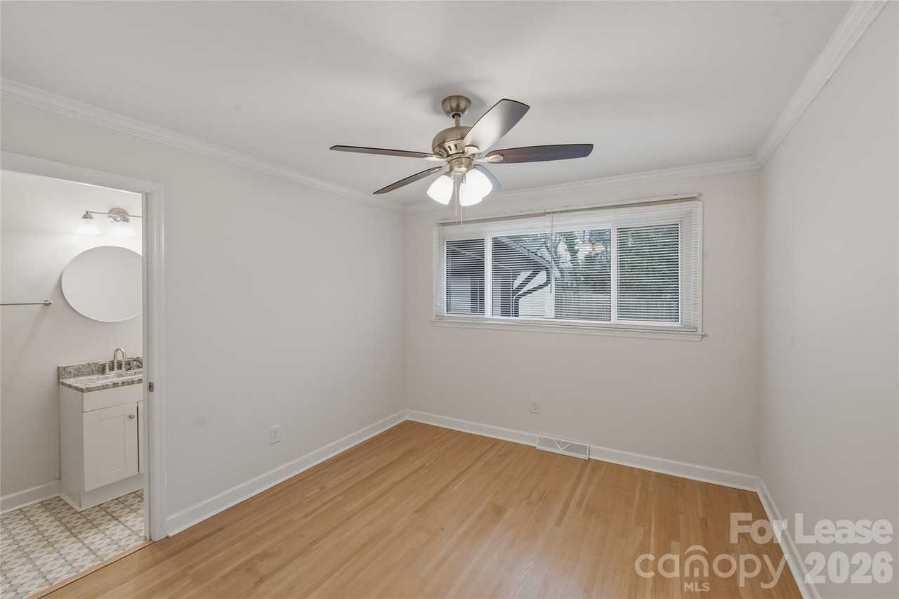 4212 Hammett St - Photo 4 of 21