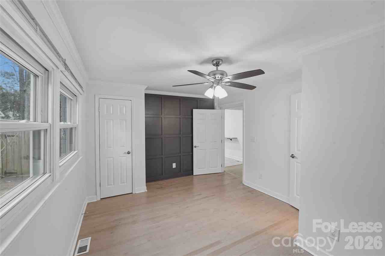 4212 Hammett St - Photo 7 of 21