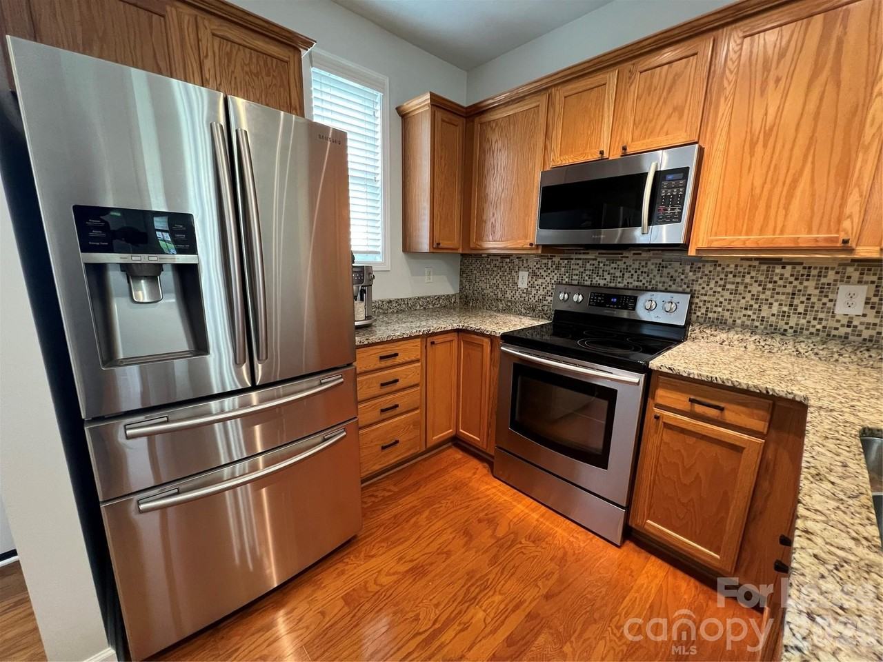 9905 Ansonborough Sq - Photo 6 of 21