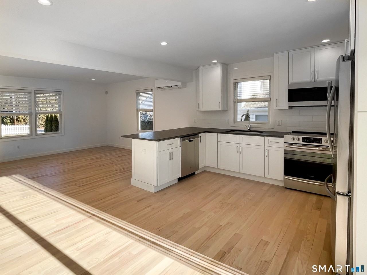 59 Vitti St - Photo 3 of 15