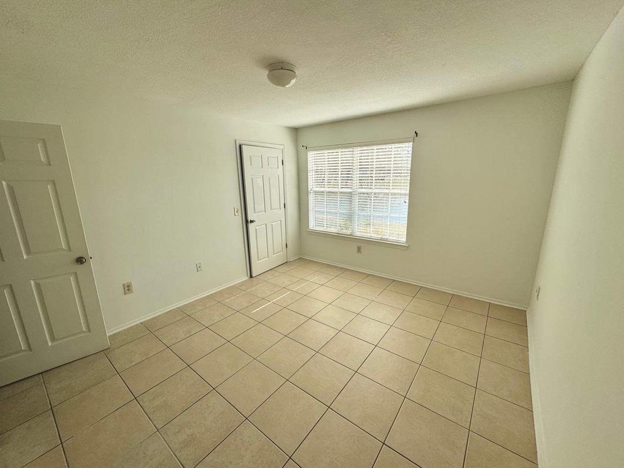 1222 Bermuda Lakes Ln #1 - Photo 7 of 25