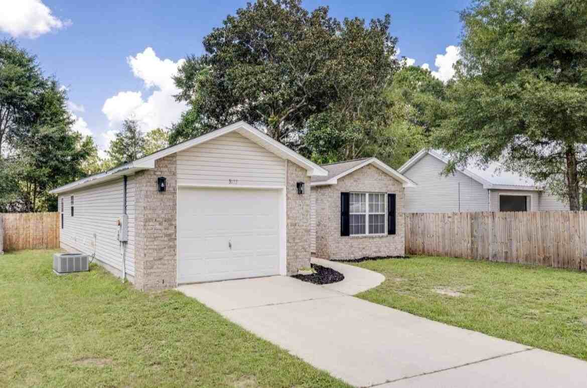 3157 Forrest Ave - Photo 2 of 33