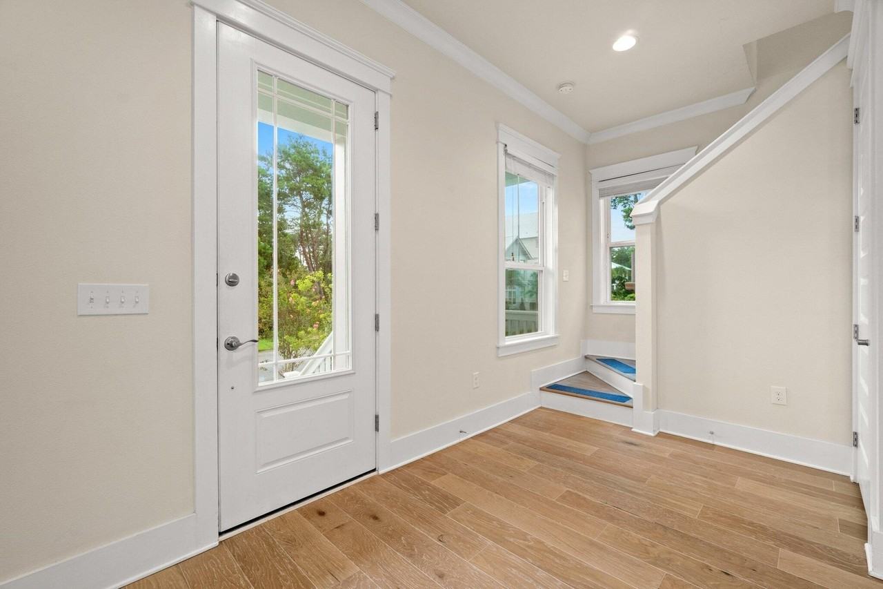 99 Grande Pointe Cir - Photo 3 of 34