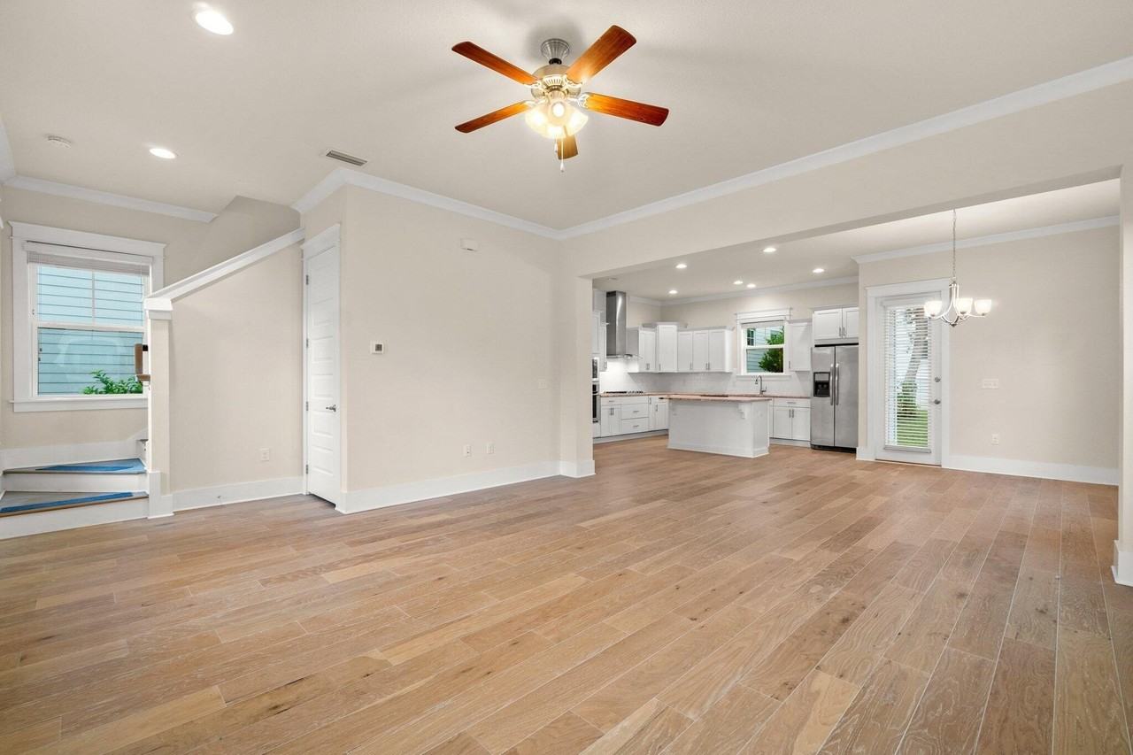 99 Grande Pointe Cir - Photo 4 of 34