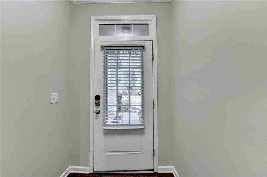 7325 Heritage Oak Ct - Photo 4 of 50