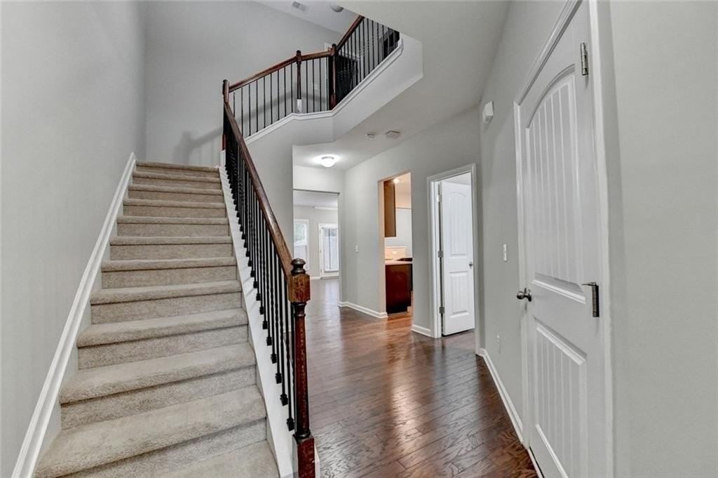 7325 Heritage Oak Ct - Photo 5 of 50