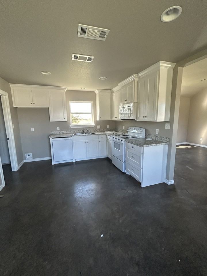 113 Quail Meadows Dr #1 - Photo 5 of 12