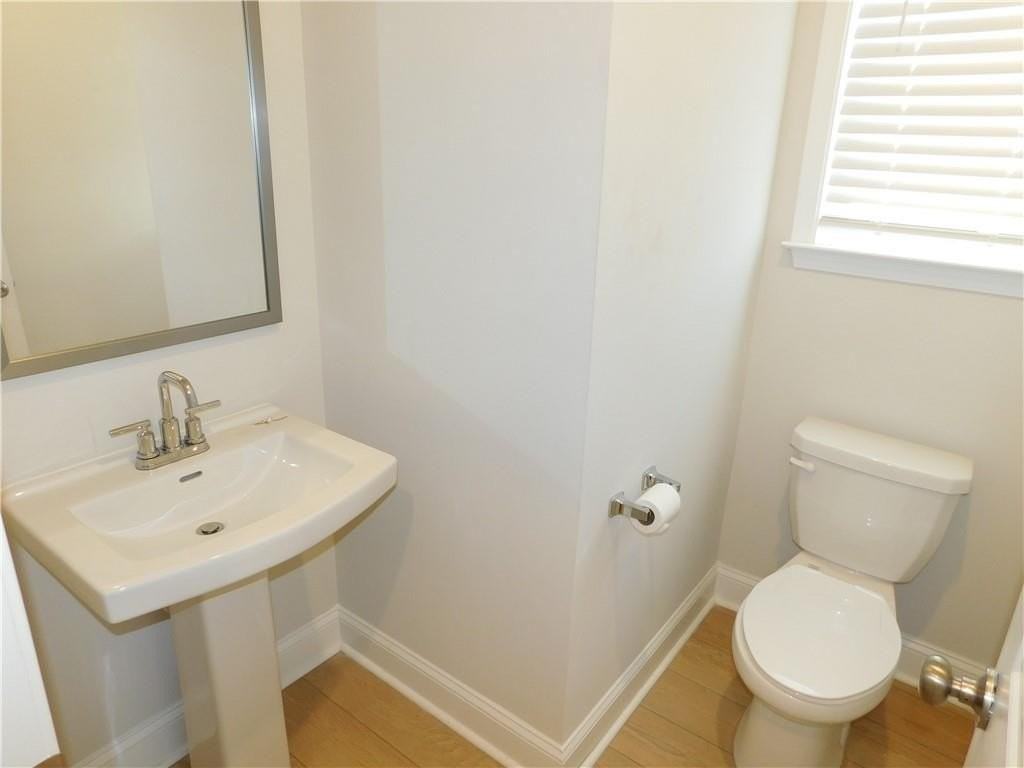 930 Elderberry Ct - Photo 6 of 32