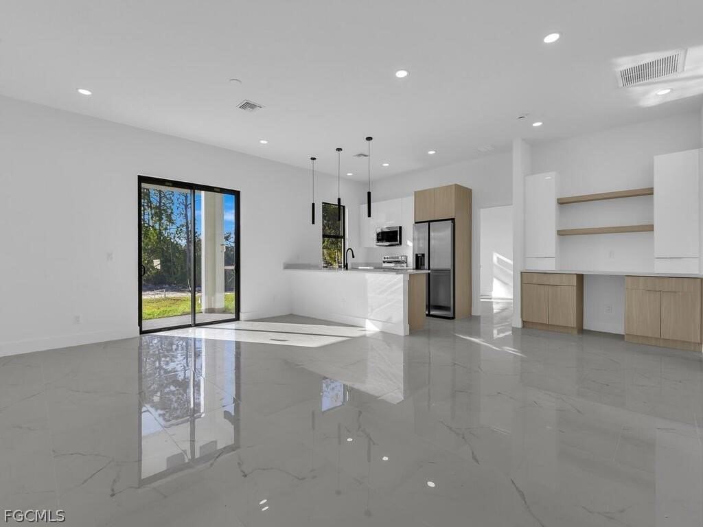 1839 Lockhaven Ct - Photo 2 of 23