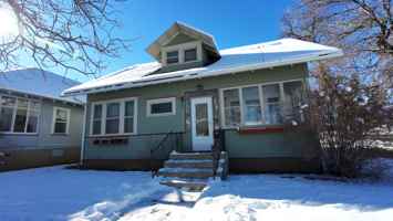 featured image of 216 9th Ave N #1