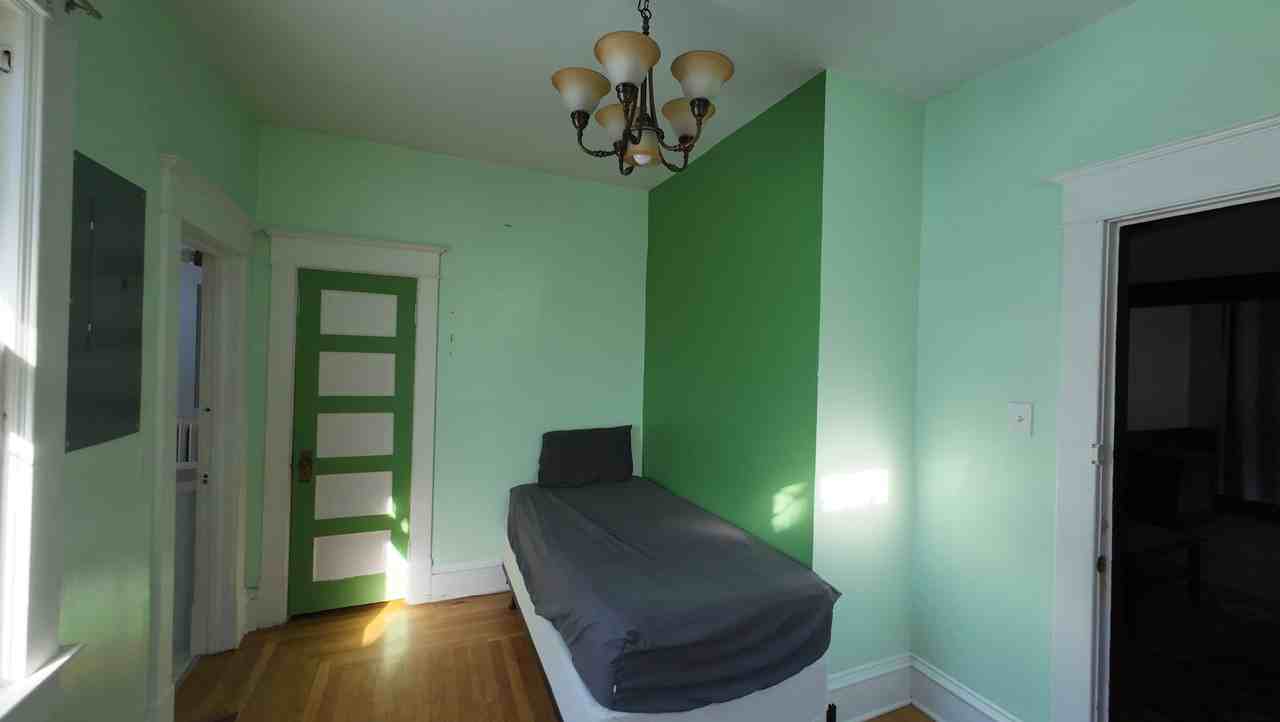 216 9th Ave N #1 - Photo 6 of 8