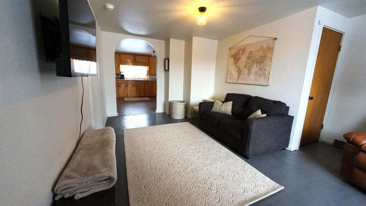 304 W Pine St #1 - Photo 3 of 9