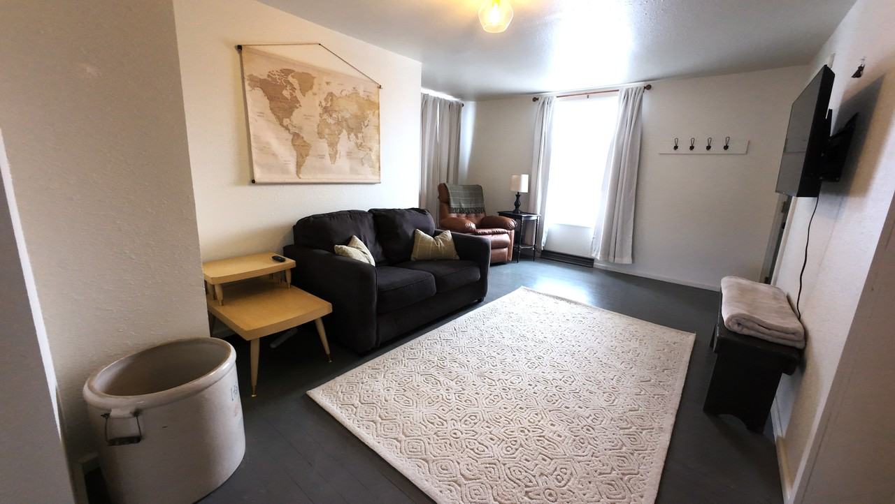 304 W Pine St #1 - Photo 4 of 9