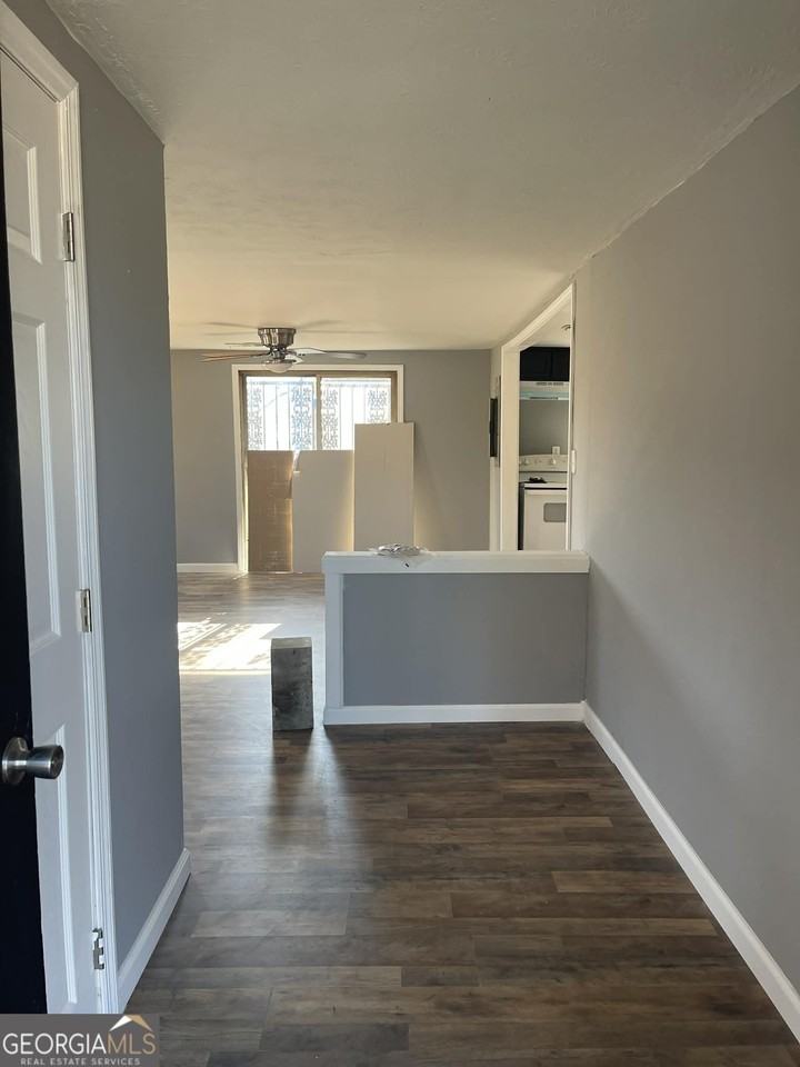 210 Marion St - Photo 2 of 10