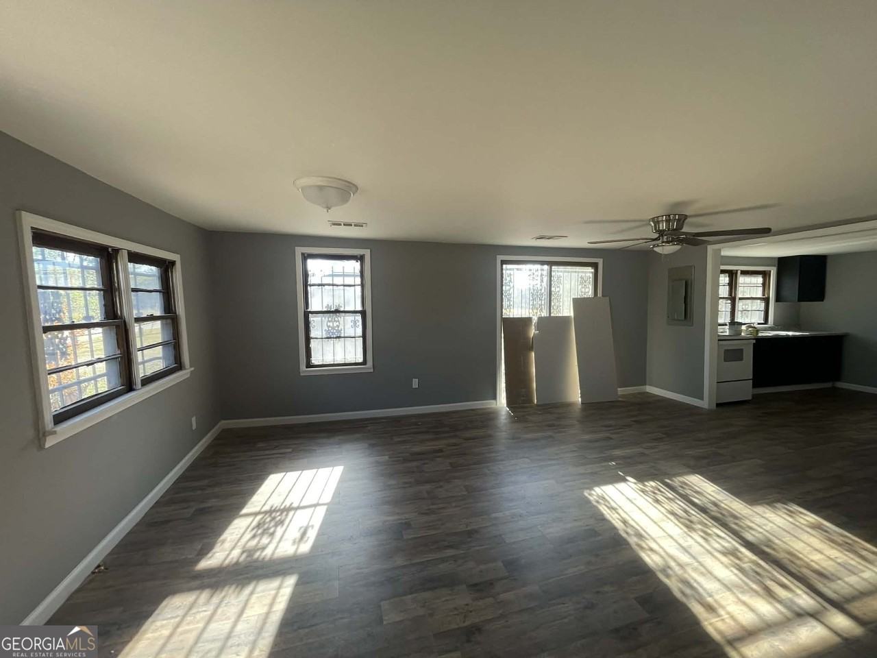 210 Marion St - Photo 3 of 10