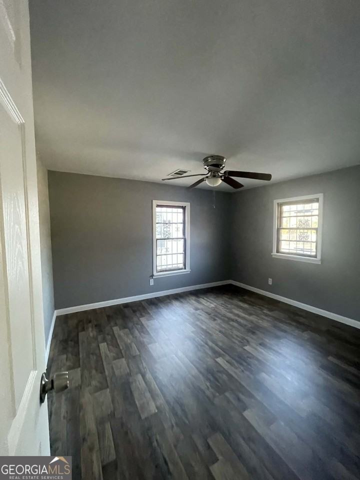 210 Marion St - Photo 6 of 10