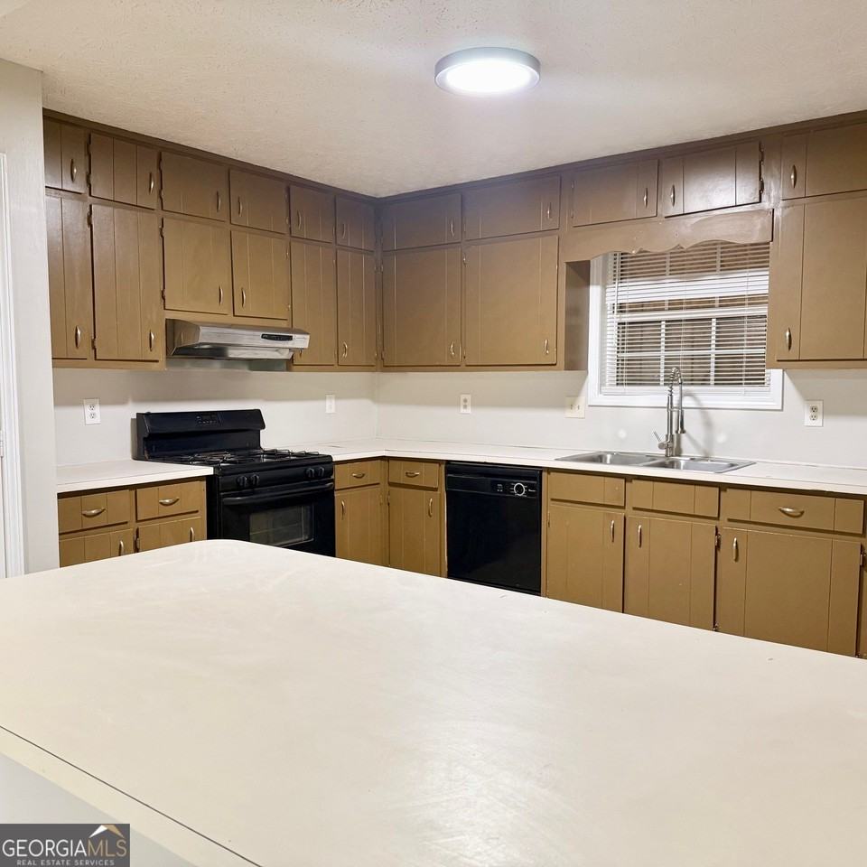 524 Julius Dr - Photo 5 of 17