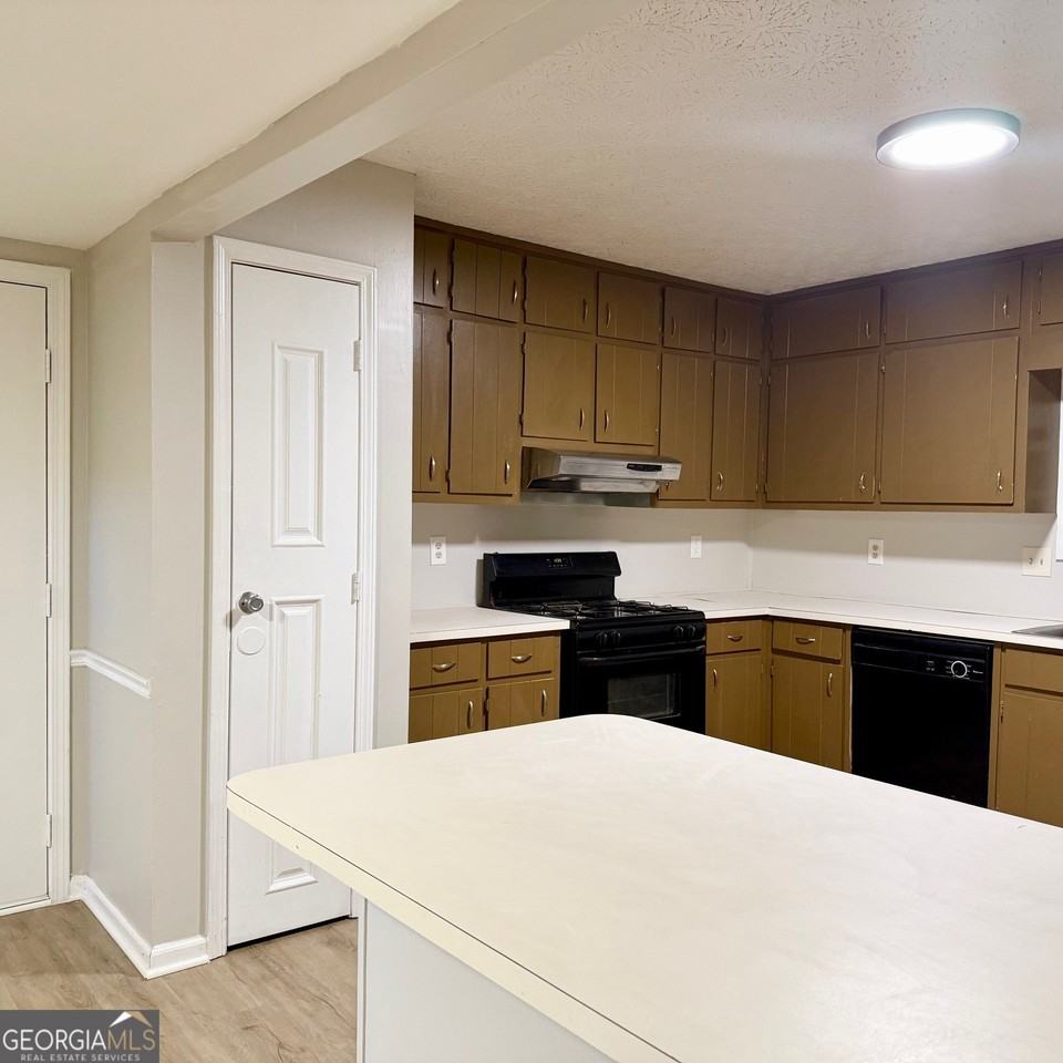 524 Julius Dr - Photo 6 of 17