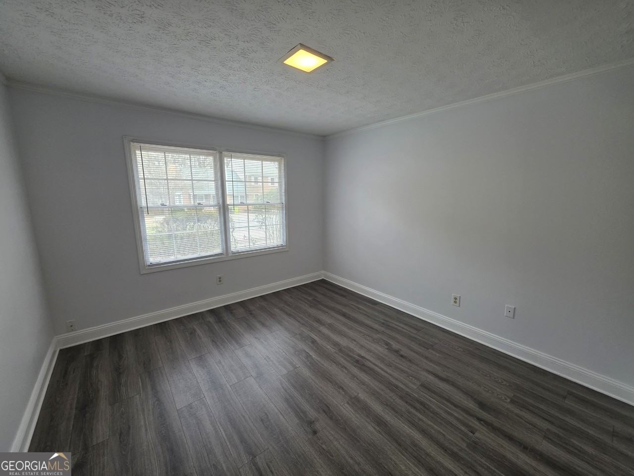 405 Williamsburg Way - Photo 7 of 14