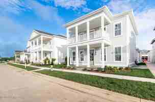 featured image of 6100 Passionflower Dr Apt 101